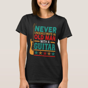 Männer unterschätzen nie einen alten Mann mit Gita T-Shirt