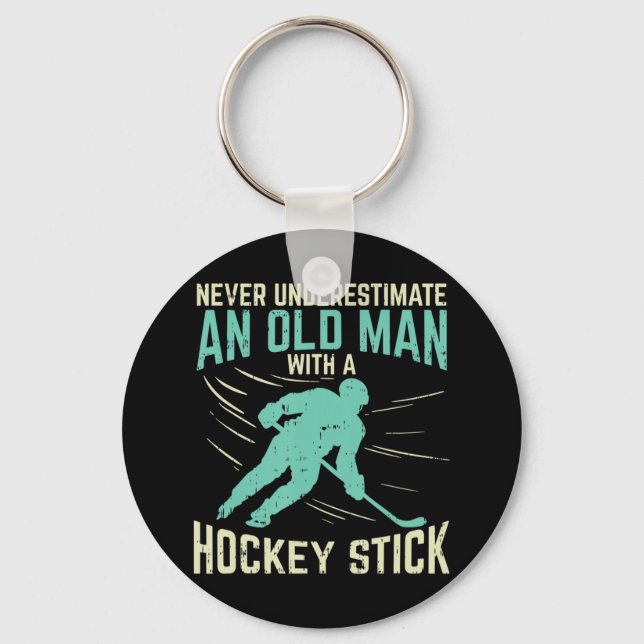 Männer unterschätzen nie einen alten Mann mit Kaja Schlüsselanhänger (Vorderseite)