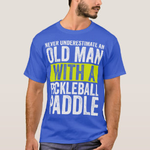 Männer unterschätzen nie einen alten Mann mit Pick T-Shirt
