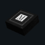 Männerschmuckbox, Mit Monogramm Erinnerungskiste<br><div class="desc">Ein modernes maskulinarisches Geschenk für einen Mann,  der in einem Monogramm-Schmuckkasten Schmuckstücke,  Ringe und andere Gegenstände aufbewahrt. Einfache Geschenke für Papa,  Opa,  Trauzeuge oder Freunde.</div>