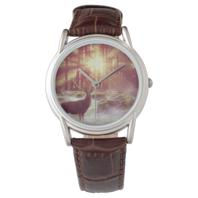 Männliche Hirsche im Misty Woods bei Sonnenaufgang Armbanduhr (Vorderseite)