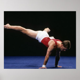 Männlicher Gymnast, der eine Routine im Boden spie Poster