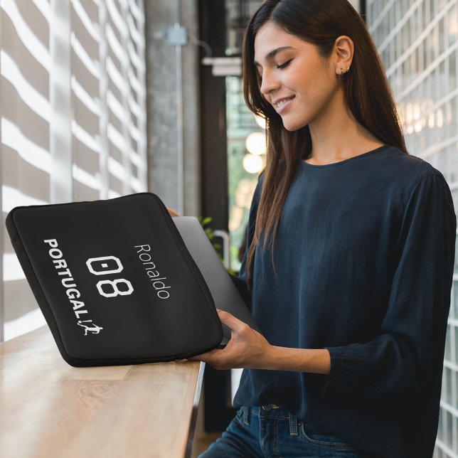 Mannschafts-Trikot Name Nummer Fußball Laptopschutzhülle (Von Creator hochgeladen)