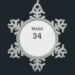 Mannschaftsname hinzufügen Spielername Datum Sport Schneeflocken Zinn-Ornament<br><div class="desc">Gestaltung</div>