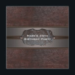 Mans Birthday Party Brown Leather Einladung<br><div class="desc">Das braune Leder des Mannes mit rustikalem niettiertem Anhänger. Große maskuline beliebig viele Typ Geburtstagsfeier Einladung.</div>