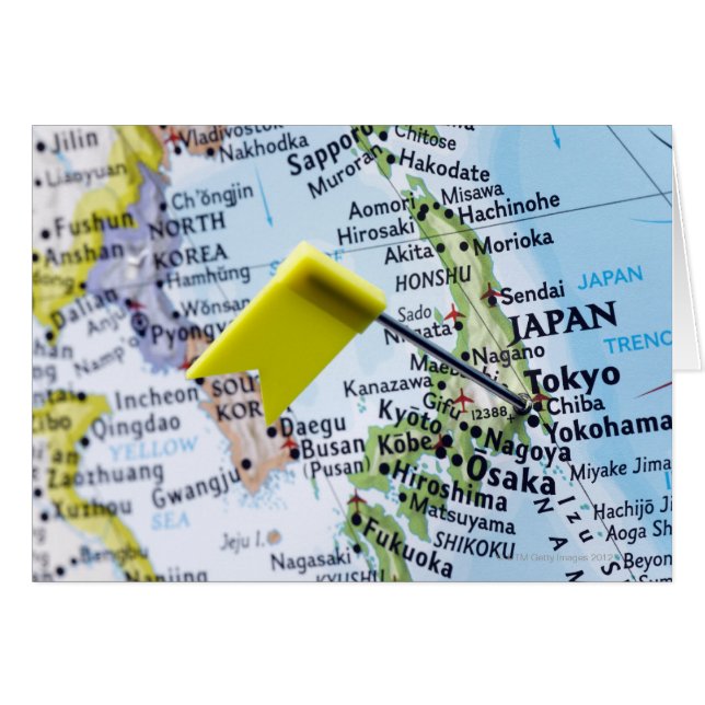 Map Button in Tokio, Japan auf Karte, nah-up (Vorderseite (Horizontal))