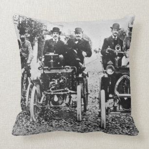 Marcel (d.1903) und Louis (1877-1944) Renault driv Kissen