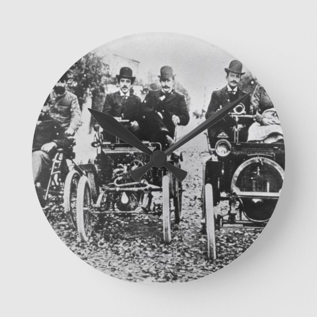 Marcel (d.1903) und Louis (1877-1944) Renault driv Runde Wanduhr (Vorderseite)