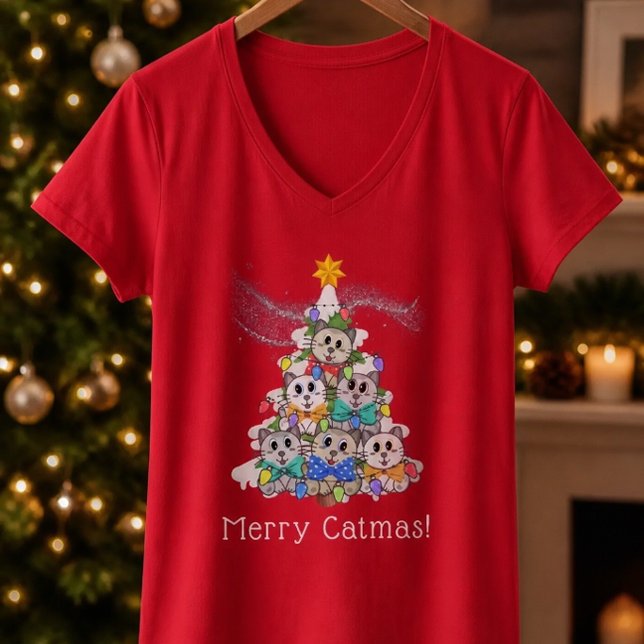 Märchenhafte Catmas! Red V-Neck T - Shirt (Von Creator hochgeladen)