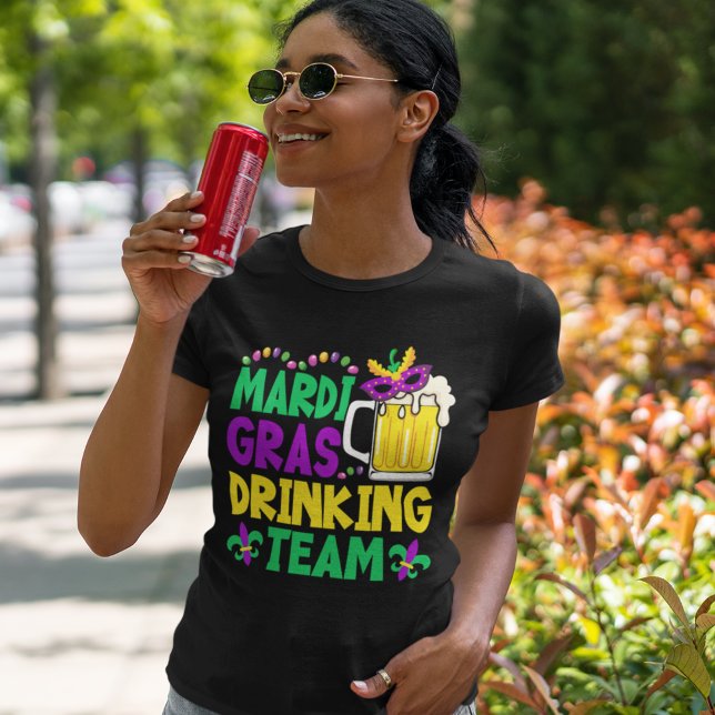 Mardi Gras Drinking Team - Funny Mardi gras T-Shirt (Von Creator hochgeladen)
