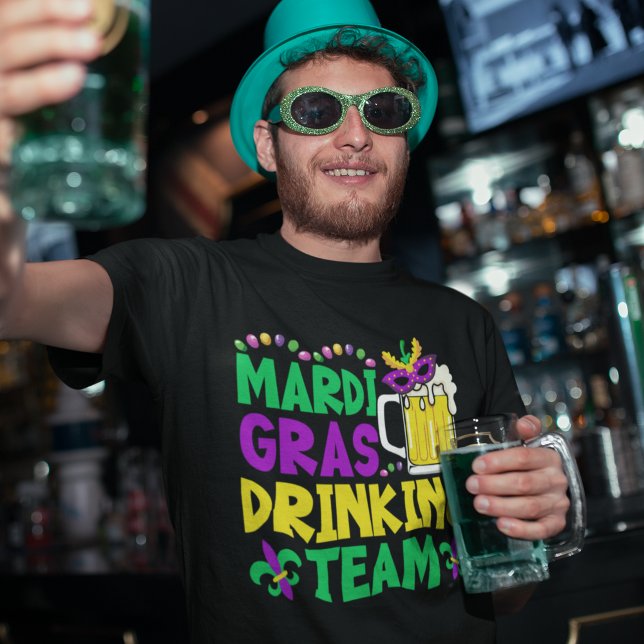 Mardi Gras Drinking Team - Funny Mardi gras T-Shirt (Von Creator hochgeladen)