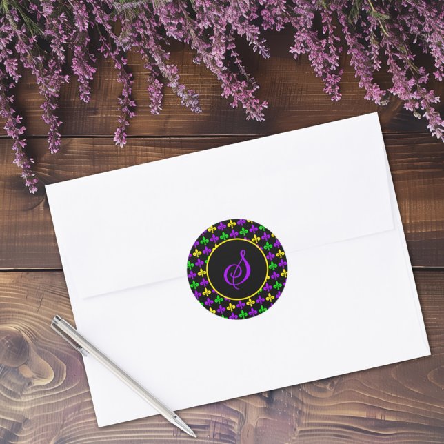 Mardi Gras Lilie Muster Custom Monogram Runder Aufkleber (Von Creator hochgeladen)
