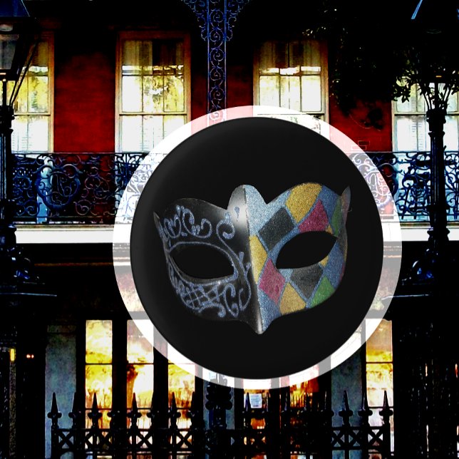 Mardi Gras Mask Harlequin, Scrollwork Pattern  Button (Von Creator hochgeladen)