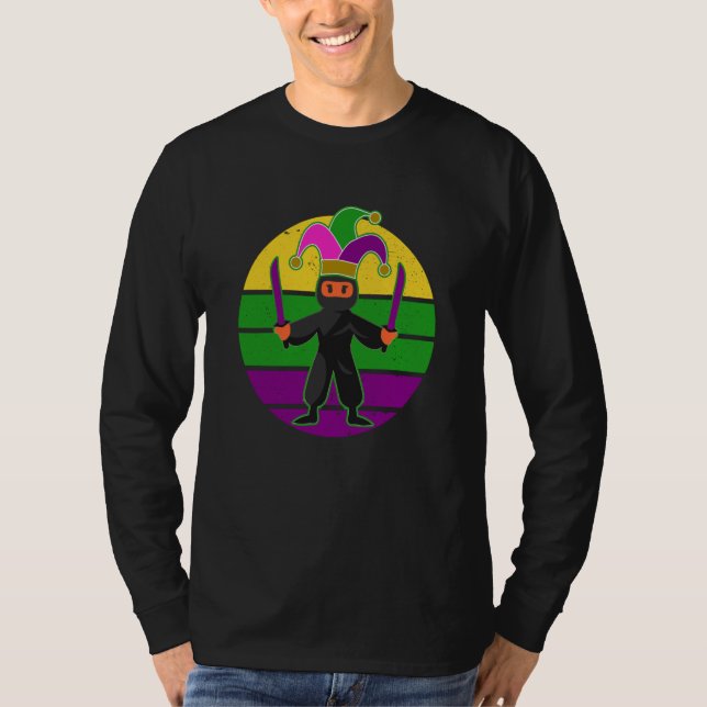 Mardi Gras Ninja Holding Swords Mardi Gras 2023 T-Shirt (Vorderseite)