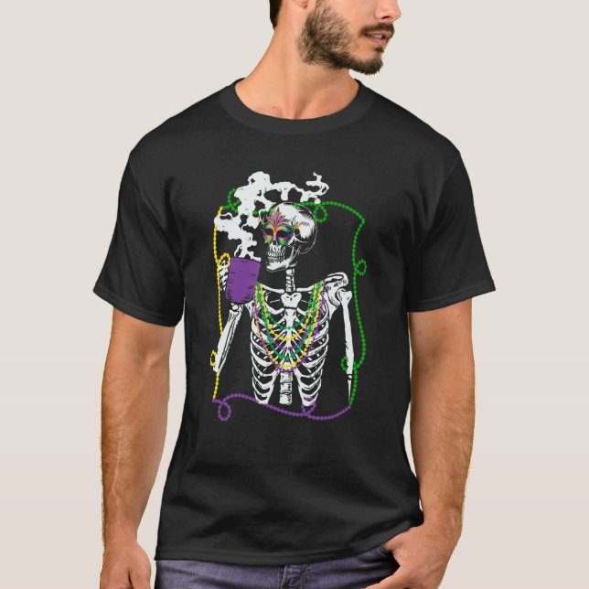 Mardi Gras Skeleton Drinking Coffee Mask Beads Fat T-Shirt (Vorderseite)