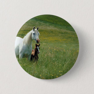 Mare and Foor in Groß Button