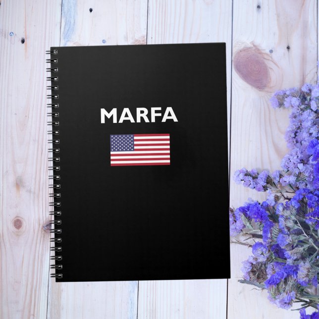 Marfa Texas USA American Flag Dark Color Notizblock (Von Creator hochgeladen)