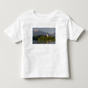 Mariä-Himmelfahrts-Kirche auf einer Insel im See Kleinkind T-shirt