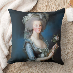 Marie Antoinette mit einer Rose Kissen