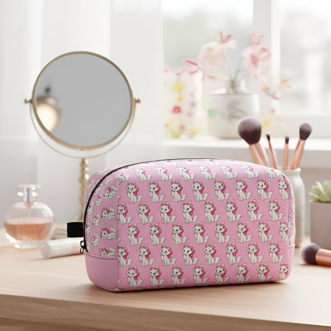 Marie Dopp Kit Waschbeutel (Von Creator hochgeladen)
