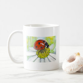 Marienkäfer auf einem Gänseblümchen Kaffeetasse