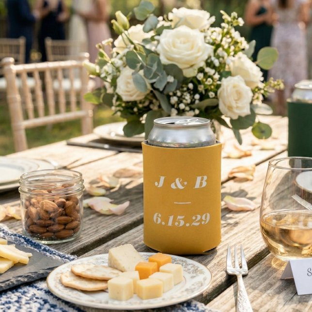 Marigold Yellow Bold Italic Monogram Wedding Favor Dosenkühler (Von Creator hochgeladen)