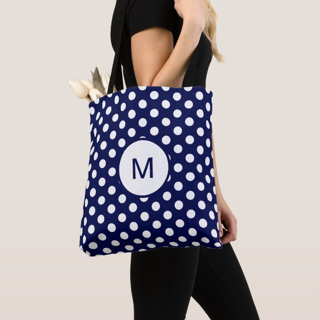 Marine-Blau-und Weiß-Tupfen-Muster-Monogramm (Von Nahem)