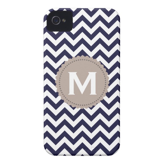 Marine-Blau-weißes Monogramm-Zickzack Muster Case-Mate iPhone Hülle (Rückseite)