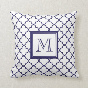 Marine-Blau, weißes Quatrefoil Ihr Monogramm Kissen