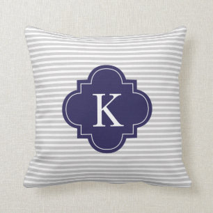 Marine-blaues Grau Stripes Quatrefoil Monogramm Kissen