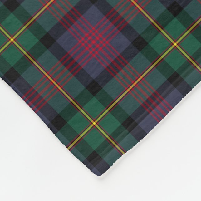 Marine Blue, Green und Red Logan Clan Tartan Fleecedecke (Ecke)