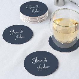 Marine | Moderne handgeschriebene Hochzeit Runder Pappuntersetzer