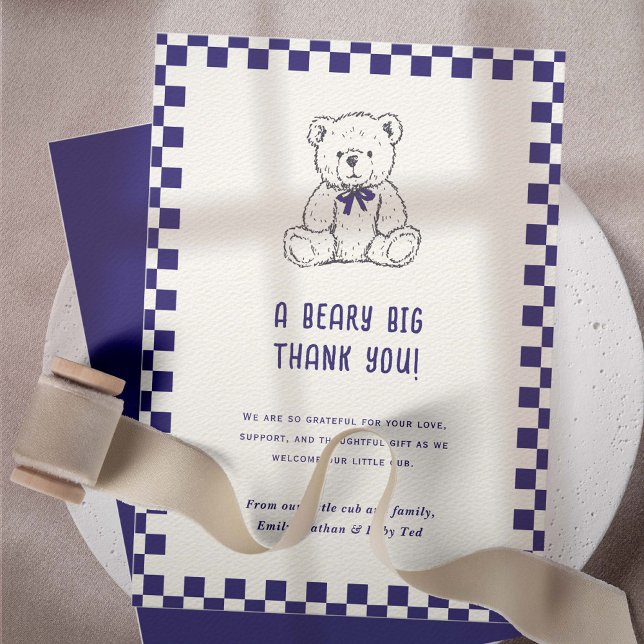 Marinebär mit blauem Schachbrettmuster - unser kle Dankeskarte (Navy Blue checkered Teddy Bear-Our Little Cub themed baby shower thank you cards)