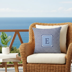 Marineblaue geometrische Chevron-Monogramm-Design Kissen