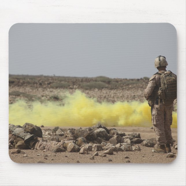 Marines bieten Sicherheit Mousepad (Vorne)