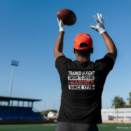 MARINES, die zur Bekämpfung ausgebildet wurden T-Shirt