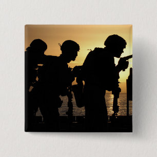 Marines feuern 9mm Handfeuerwaffen Button