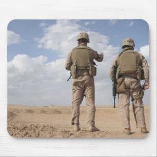 Marines scannen den Horizont für aufständische Akt Mousepad