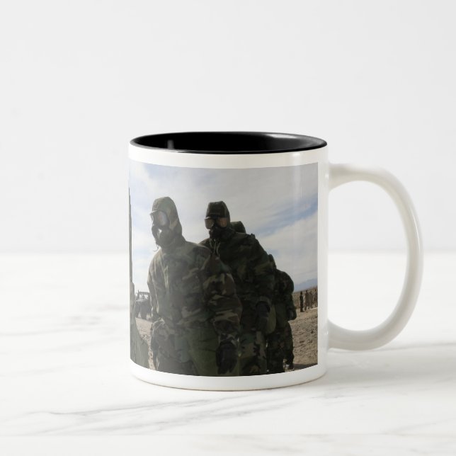 Marines und Seeleute legen sich in die Gaskammer e Zweifarbige Tasse (Rechts)