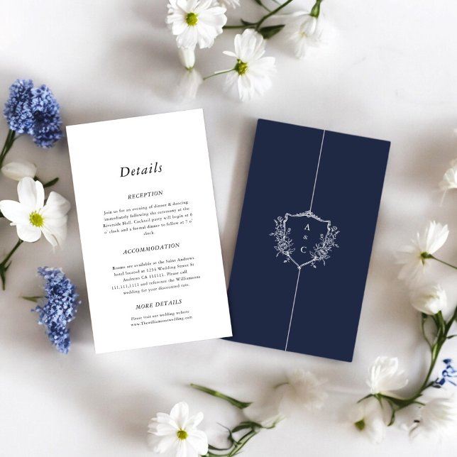 Marineschmiedetappe mit minimalen Hochzeitsangaben Begleitkarte (wedding details card in navy blue and white , stylish crested initials , )