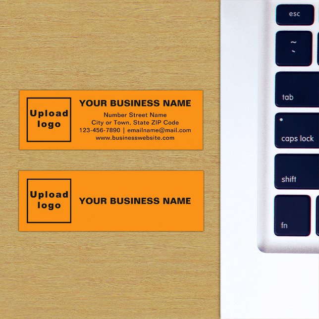 Markenbezeichnung auf orangefarbener Farbkarte kle Mini Visitenkarte (The front and back of the orange mini business card with your brand)