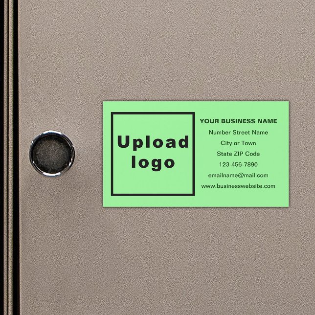 Markenbezeichnung für hellgrüne Magnetkarte (Your business brand on small light green rectangle magnetic card.)