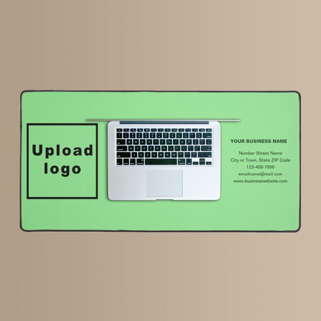 Markenbezeichnung für hellgrüne Schreibtischmatte (Build brand name awareness. Your business brand on light green desk mat.)