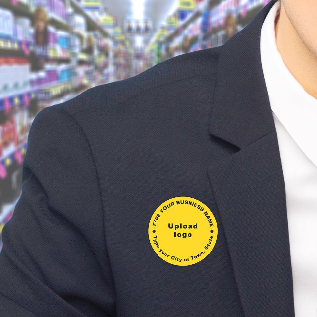 Markenname Gelbe runde Form Namensschild (Build brand name awareness. Your business brand on yellow round name tag.)