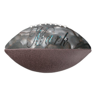 Markenname-Logo auf der Metallic-Meteoritenausdruc Football