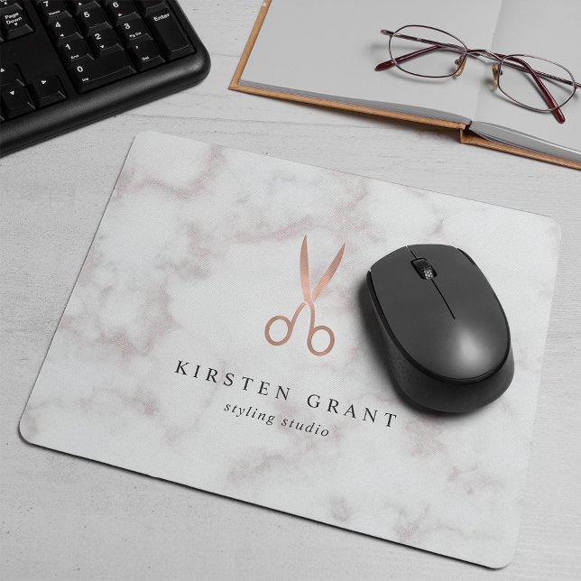 Marmor & Rose Gold Scissors Haarsalon Logo Mousepad (Von Creator hochgeladen)