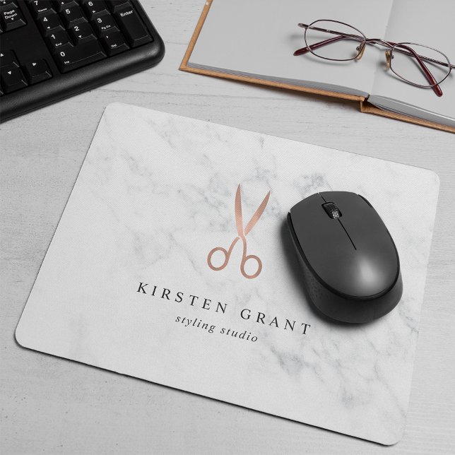 Marmor & Rose Gold Scissors Haarsalon Logo Mousepad (Von Creator hochgeladen)