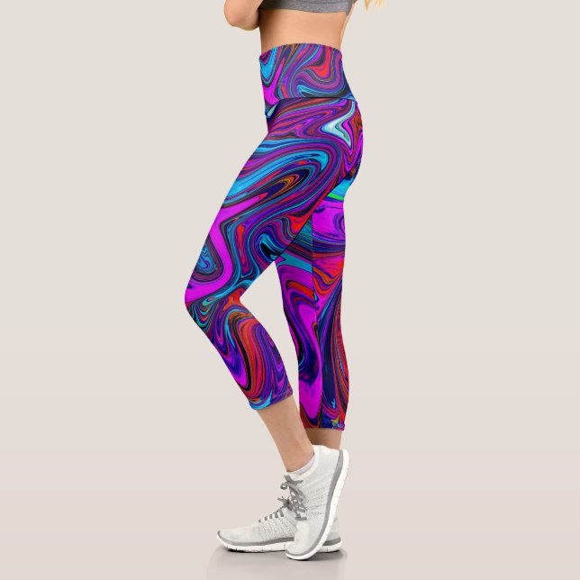 Marmorierte Magenta, Abstrakte Kunst in Blau und R Capri Leggings (Links)