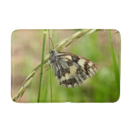 Marmorweißer Schmetterling auf Gras Badematte