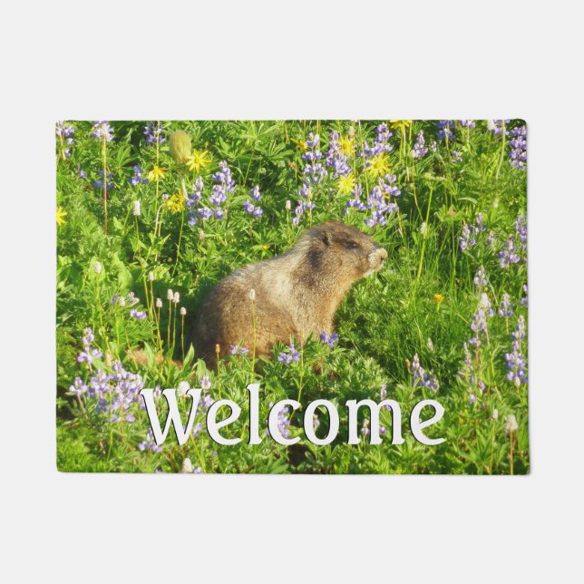Marmot in den Wildblumen des Berges Rainier Fußmatte (Vorderseite)